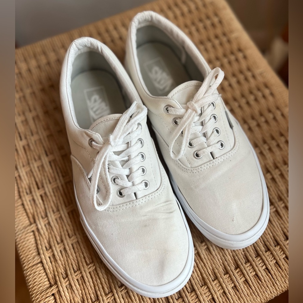 Vans Era Triple White Sneakers Size 12 Women / 10.5 Men Canvas Classic Low Top - Picture 2 of 14